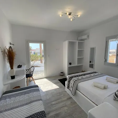 Stone House Agia Anna Naxos *